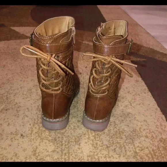 I d required boots - Picture 3 of 4